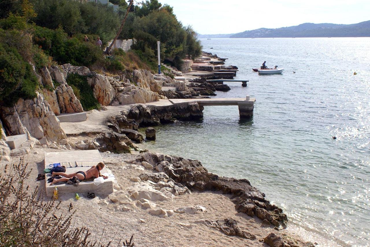 Apartments By The Sea Seget Vranjica, Trogir - 1038 外观 照片
